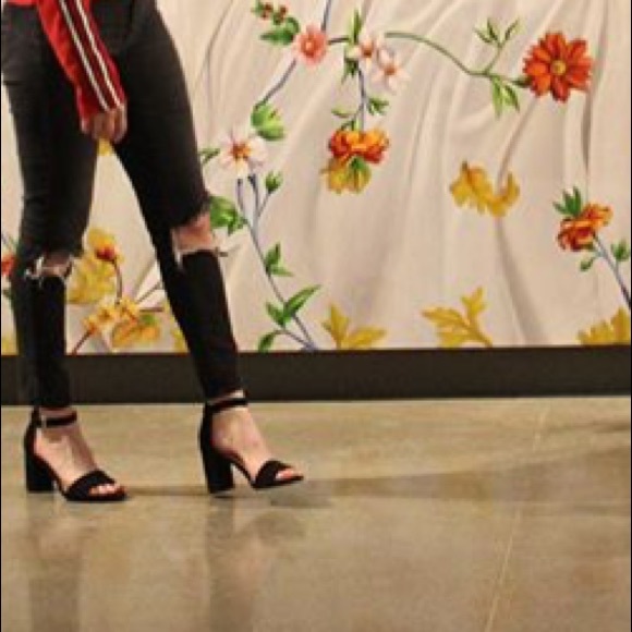 Black Heels - Picture 1 of 2